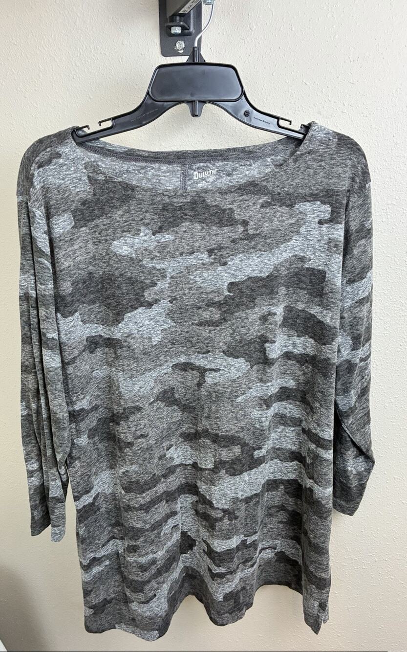 Duluth Trading Co. Size XL Crew Neck Long Sleeve Women Gray Camo Long Shirt